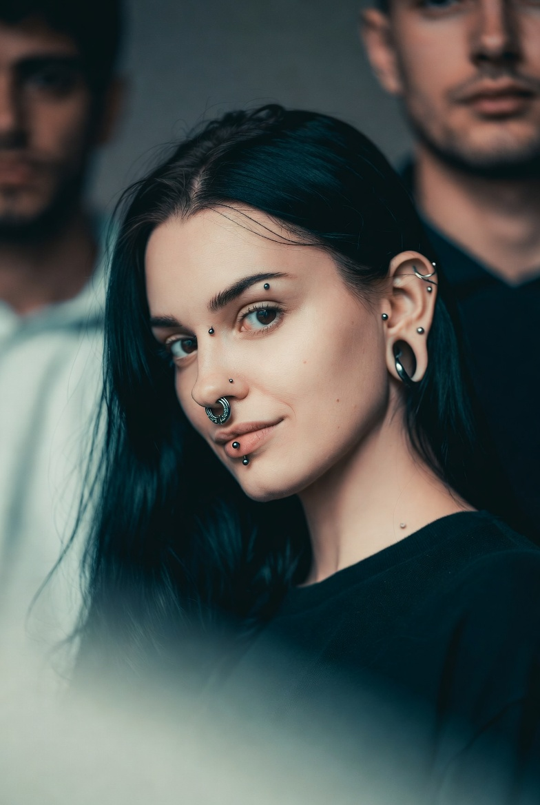 Hurtownia kolczyków do piercingu – jak wybrać dostawcę dla studia