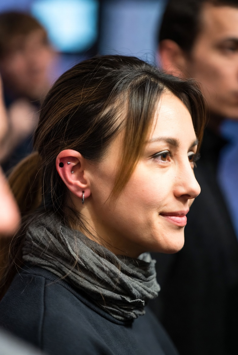 Słownik pojęć piercingu dla sklepów i studiów – nostril, helix, daith, septum i więcej (2026)