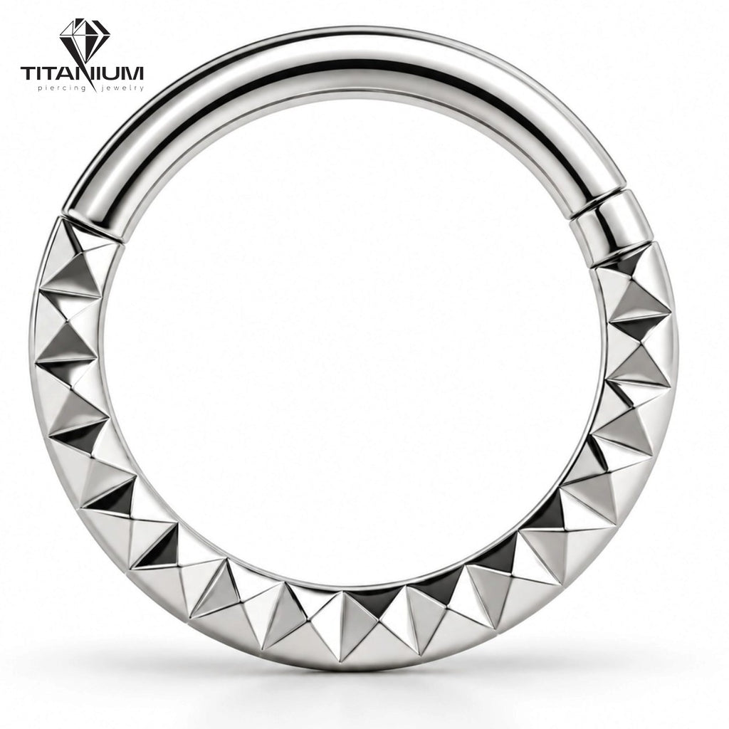 Titanium clicker-ring in goud of zilver