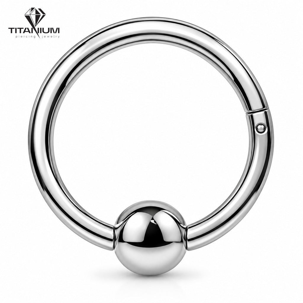 Klassischer Titanring mit Kugel