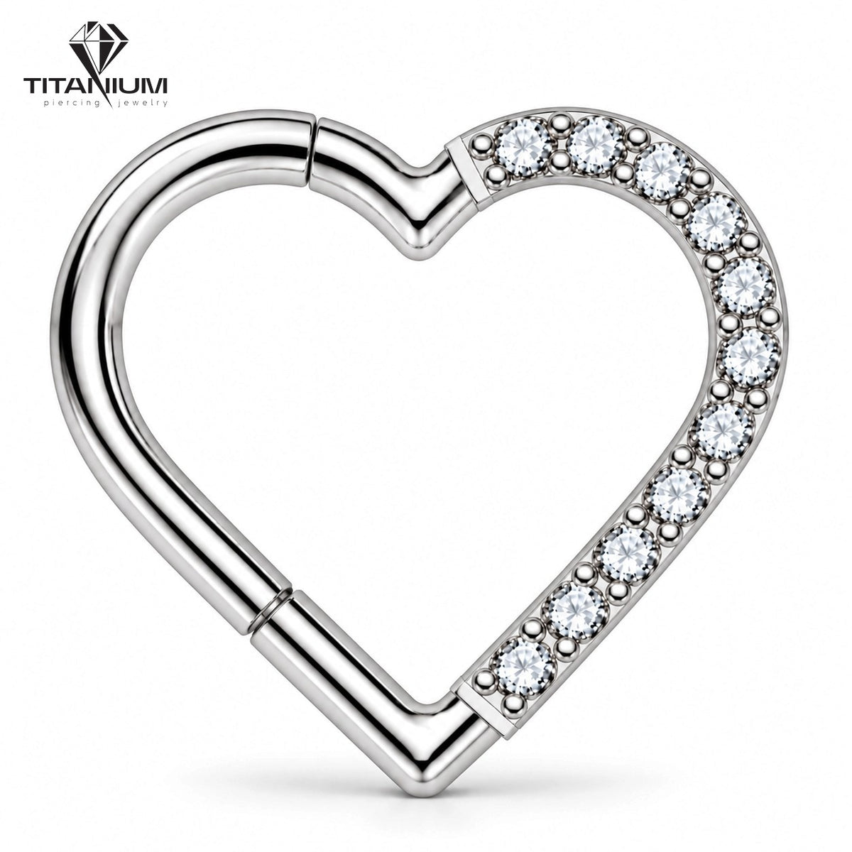 Hjerteformet clicker-ørering med hvide cubic zirkonier, lukning i venstre side