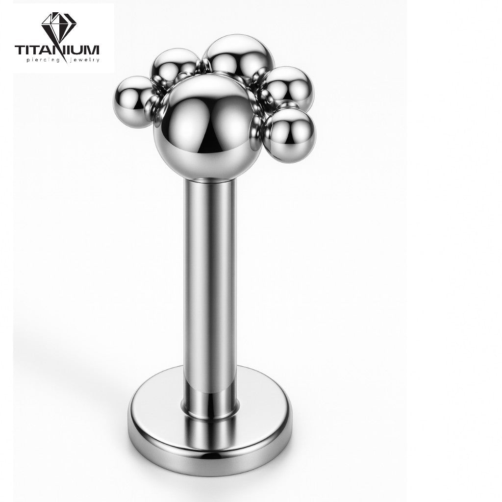 Tytanowy Labret z kuleczkami w kolorze srebrnym